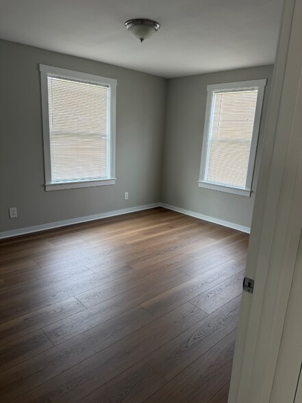 Building Photo - 3015 Fruit Valley Rd