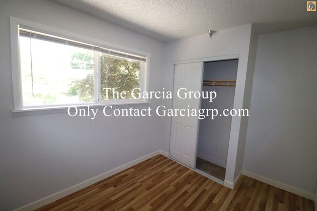 Building Photo - 2626 SW Beaverton Hillsdale Hwy