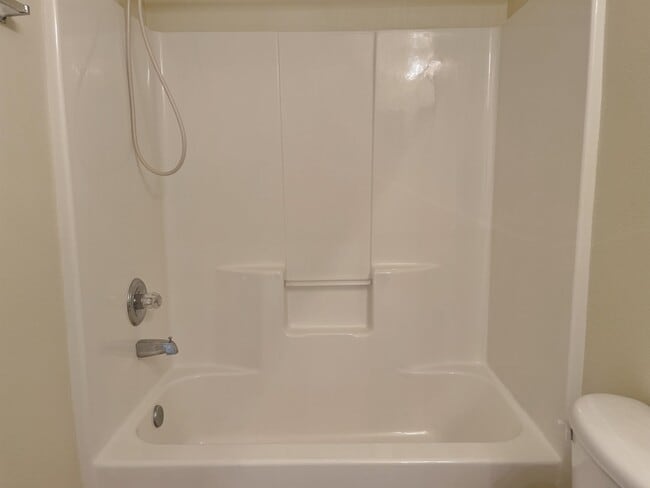 Building Photo - 374 Scrub Jay Dr