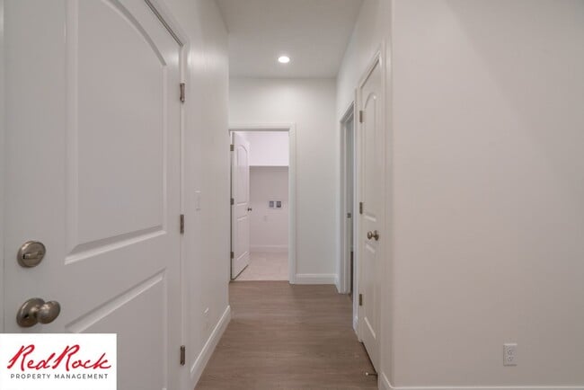 Building Photo - St. George 3 Bedroom Single-Level Home–$30...
