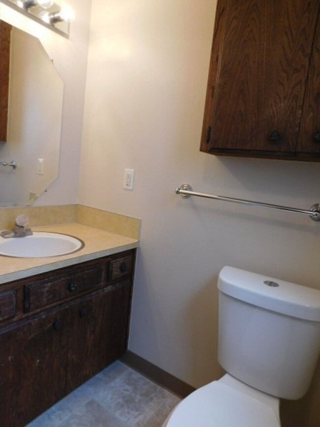 Building Photo - 3Bd/2Ba Single Story House - Available Soon!