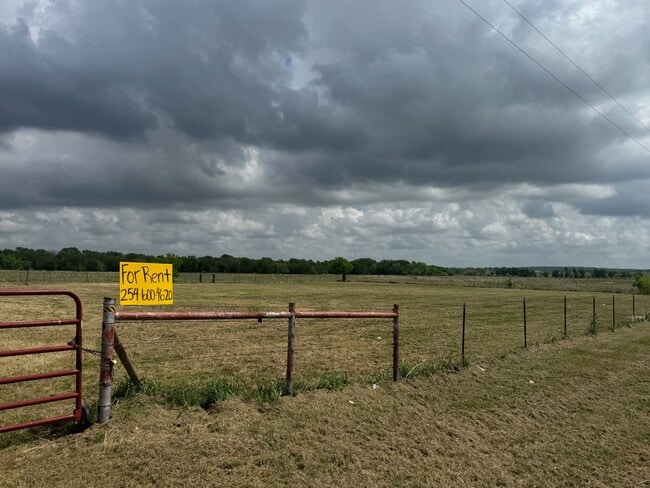 Building Photo - 2 Bedroom 1 Bath Home on 1.5 acres