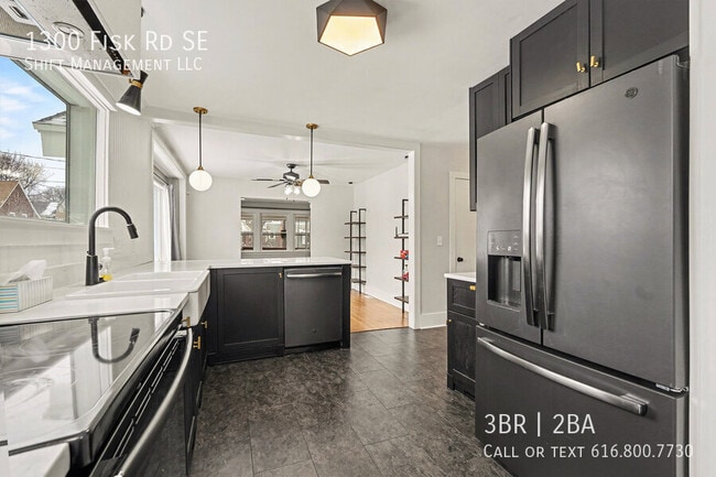 Building Photo - 1300 Fisk Rd SE