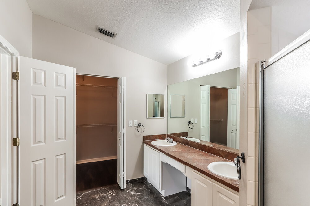 Building Photo - 1710 Wakefield Dr