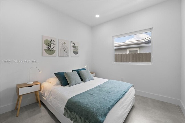 Building Photo - 4301 NW 4th St