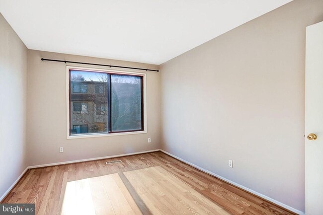 Building Photo - 9930 Brookridge Ct