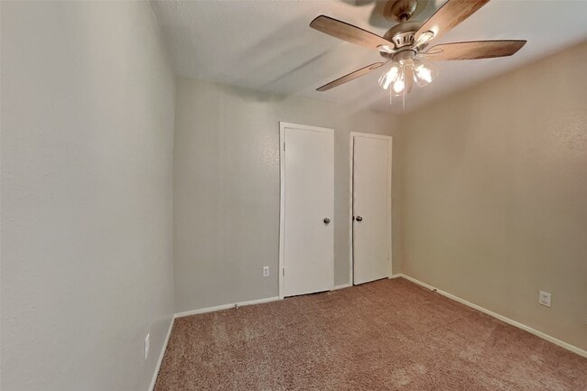 Building Photo - 6915 Renfro Dr