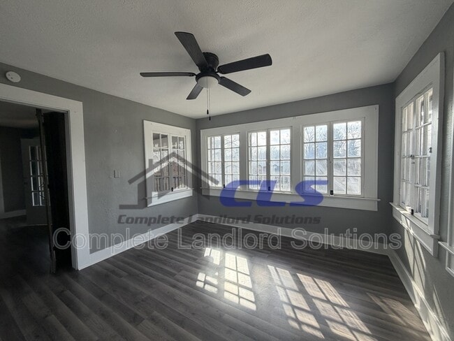 Building Photo - 2266-2262 Warren St