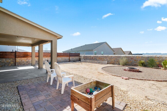 Building Photo - 325 Quiet Pr Dr