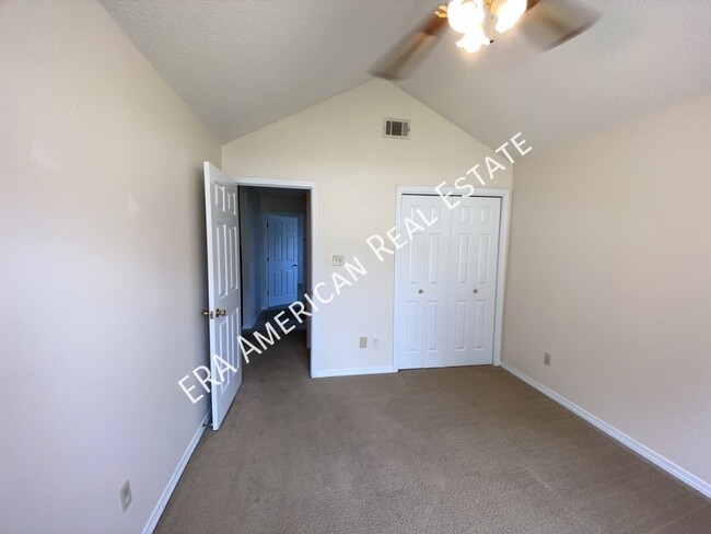 Building Photo - 451 Chris Ln