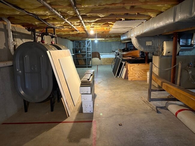 Building Photo - 13 Meadowbrook Rd