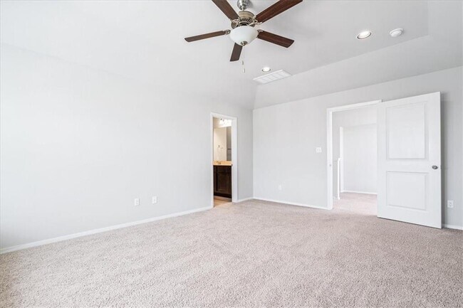 Building Photo - 179 Living Reef Dr