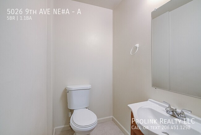 Building Photo - 5026 9th Ave NE