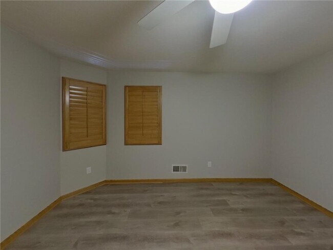 Building Photo - 16740 N Manor Rd