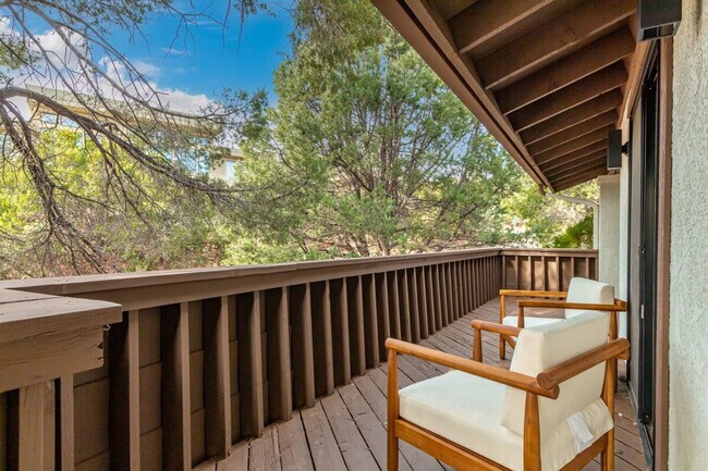Building Photo - 32 San Patricio Dr