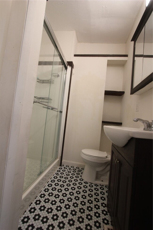 Building Photo - 7028 Glades Ave