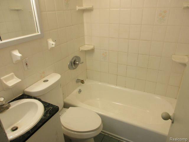 Building Photo - 4059 Chenlot St