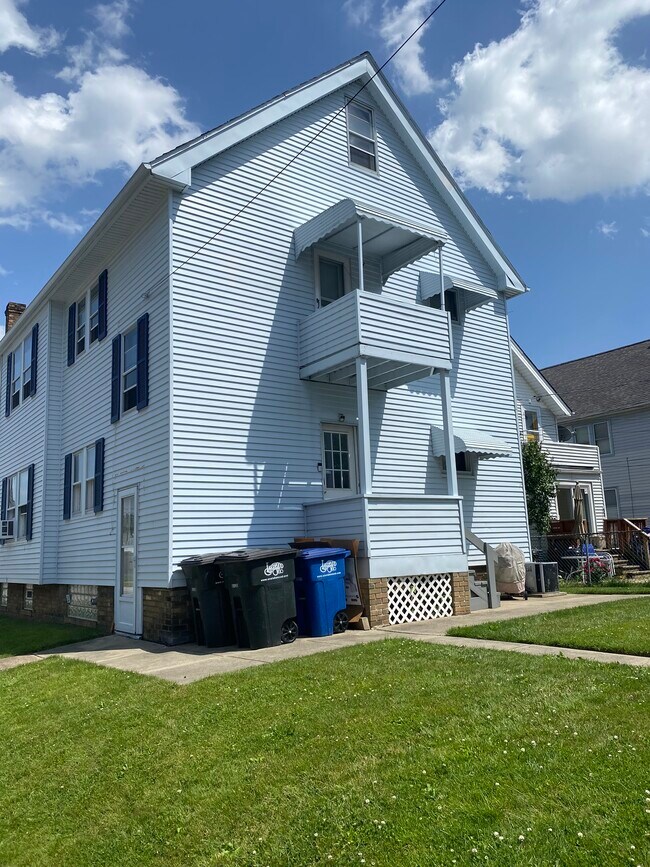 Back. - 2114 Wascana Ave