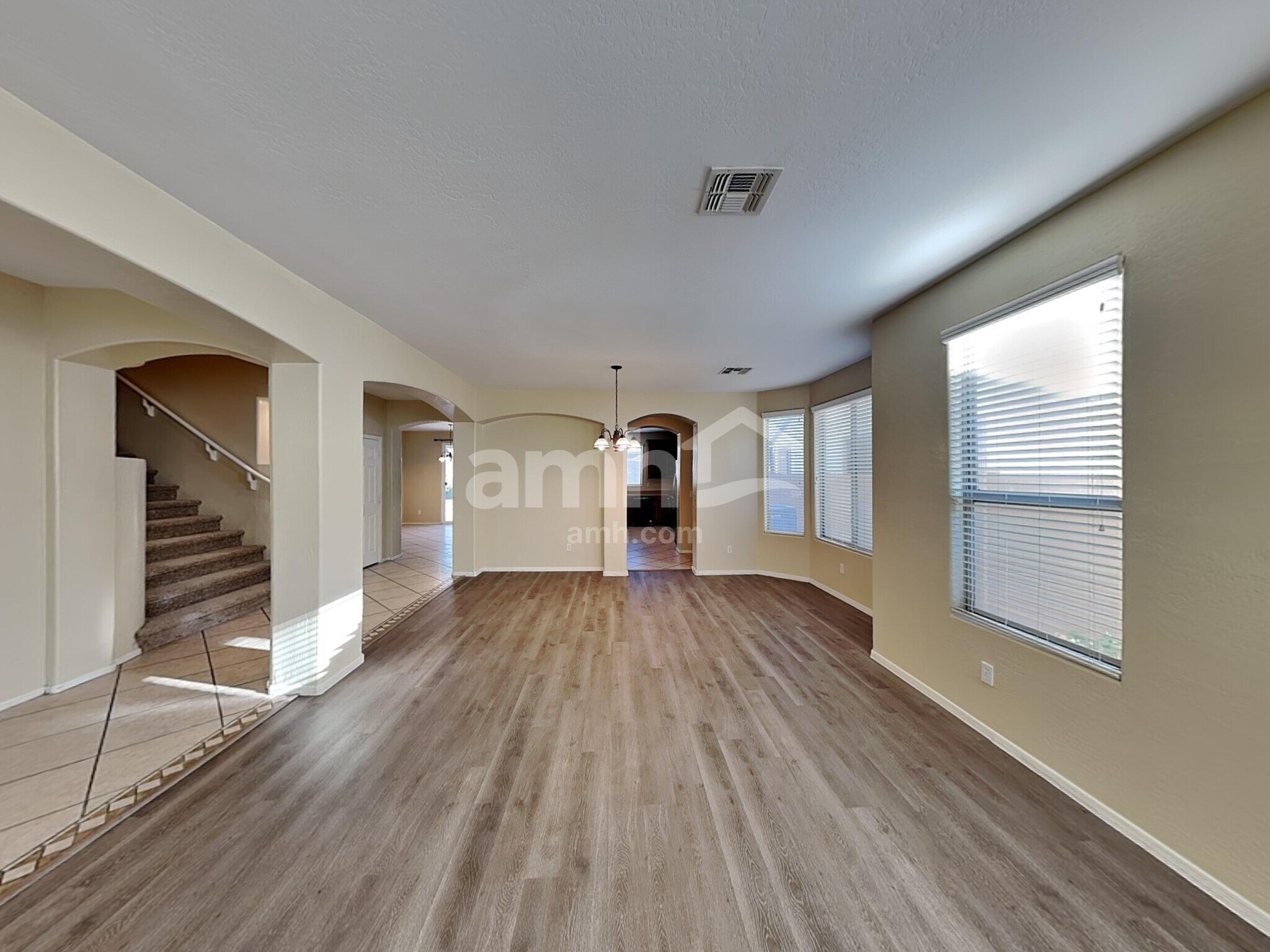 Building Photo - 15018 W Aster Dr