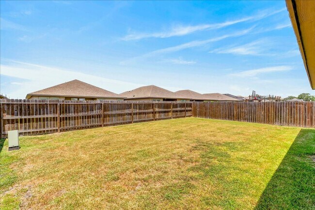 Building Photo - 3913 Targaryen Wy