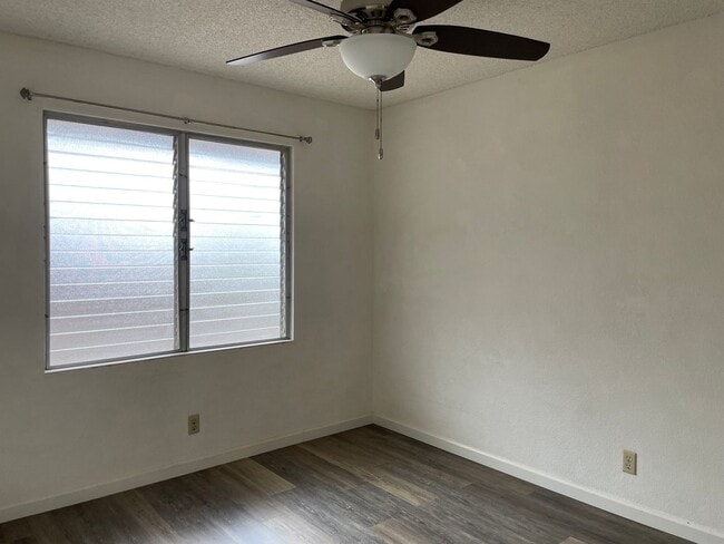 Building Photo - $3600, 4 BR/2 BA with large parking space,...