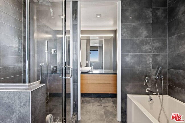 Building Photo - 6112 Via Subida