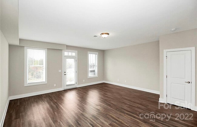 Building Photo - 109 Mint Ave