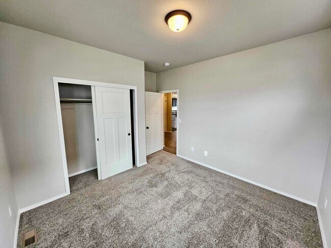 Building Photo - Stunning 4 Bedroom Ranch Home in Falcon!