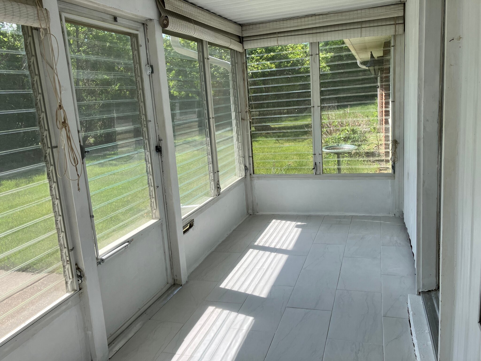 Building Photo - 335A Canterbury Ct