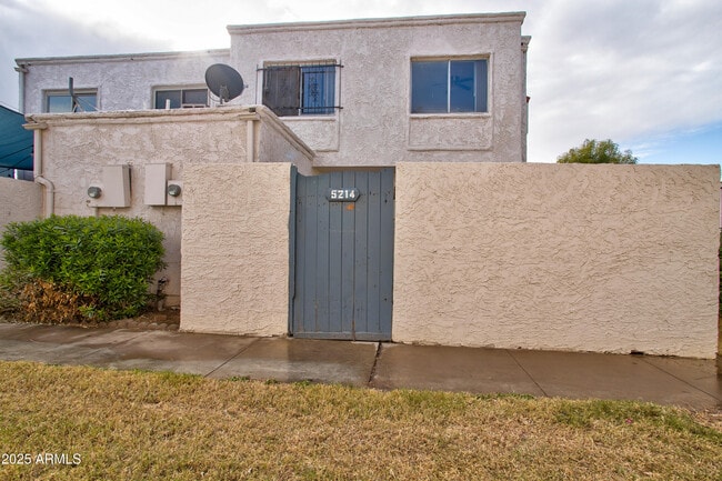 Building Photo - 5214 N 42nd Ln