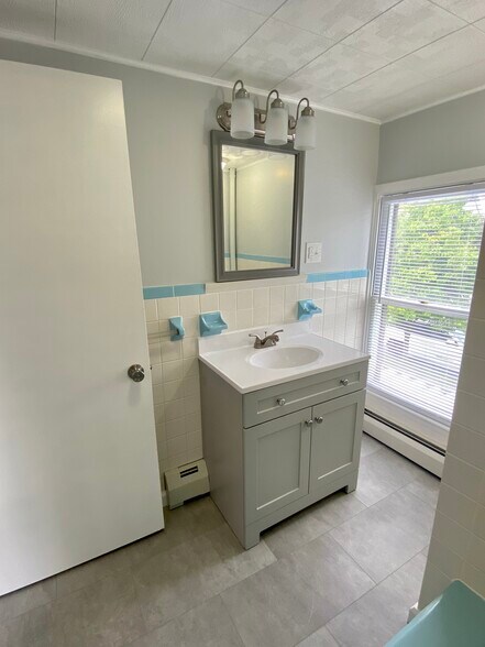 Bathroom - 638 Grier St