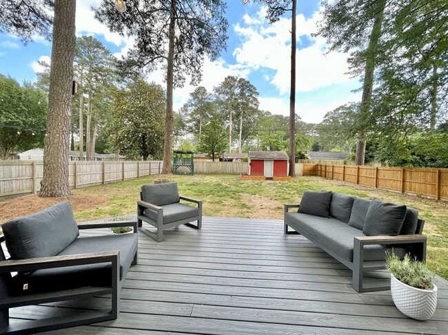Building Photo - Ready 07-13-26! 4/2 Ranch Home On Corner Lot! Pet-Friendly & All Appliances Convey!