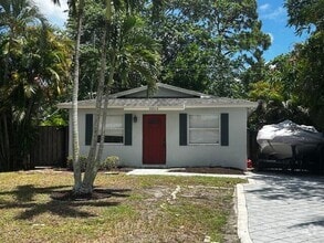 Building Photo - 4864 Lincoln Rd