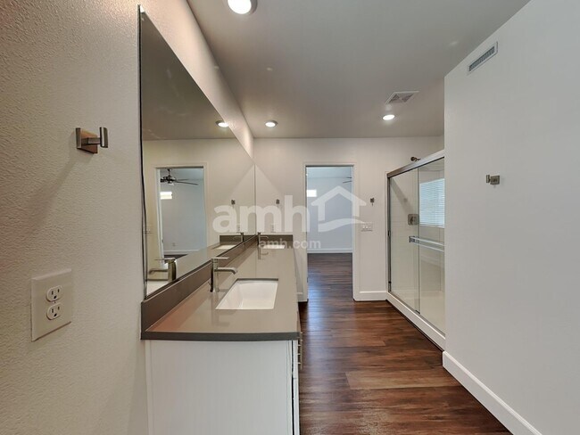 Building Photo - 4832 Blushing Star St