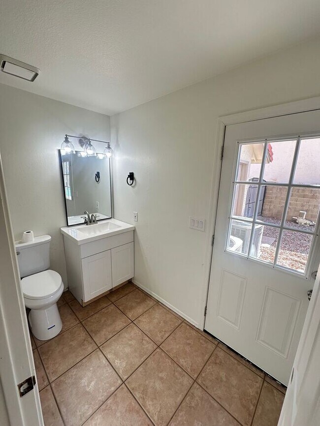 Building Photo - 946 N 59th St