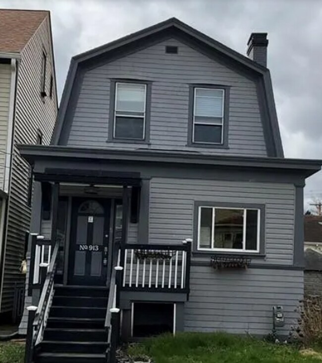 Primary Photo - Charming 3 bedroom, 1 bath home in Stowe T...