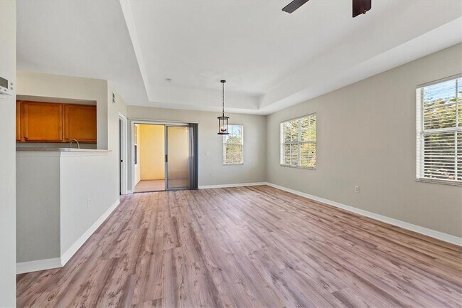 Building Photo - 1185 Villagio Cir