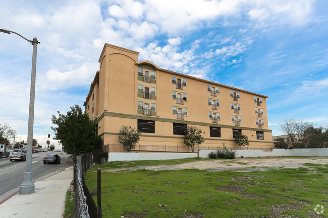 Building Photo - Rosa Park Villas