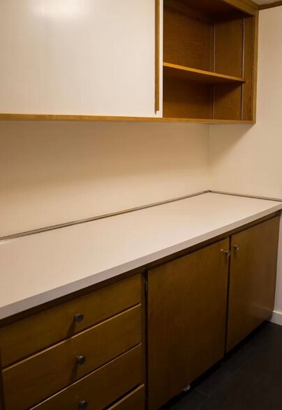 Building Photo - 7113 California Ave SW