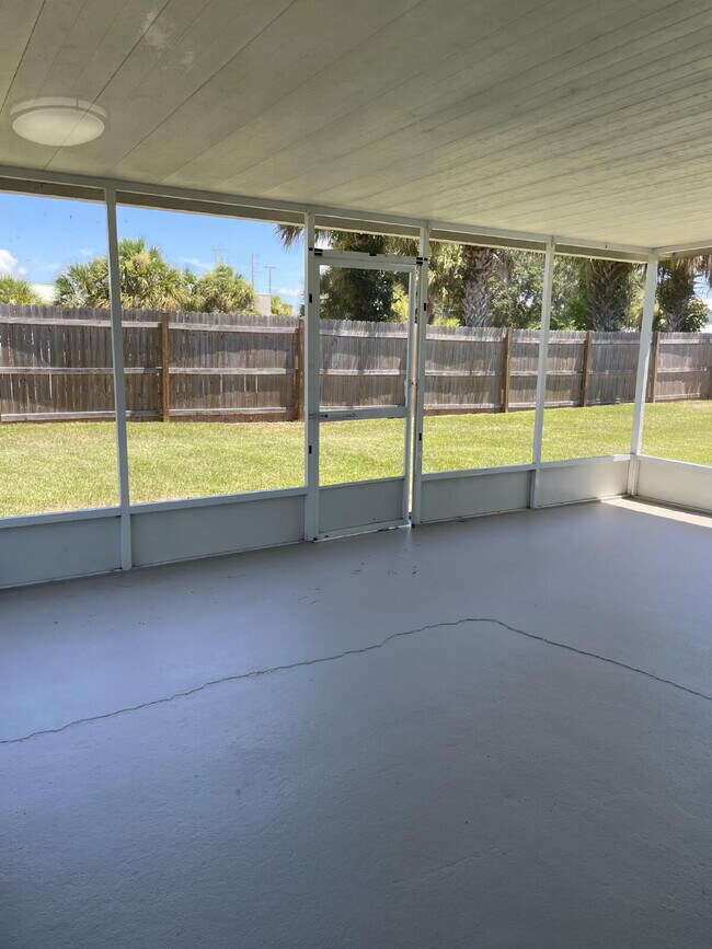 Building Photo - Coastal Living Starts Here – Renovated 4BR Home Just 10 Minutes from the Beach