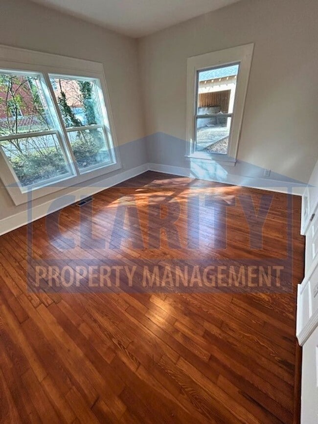 Building Photo - Beautifully Remodeled 3 Bedroom / 2 Bath Home in Chattanooga