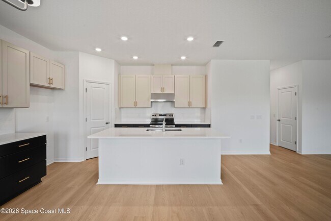 Building Photo - 4374 Masthead Ave