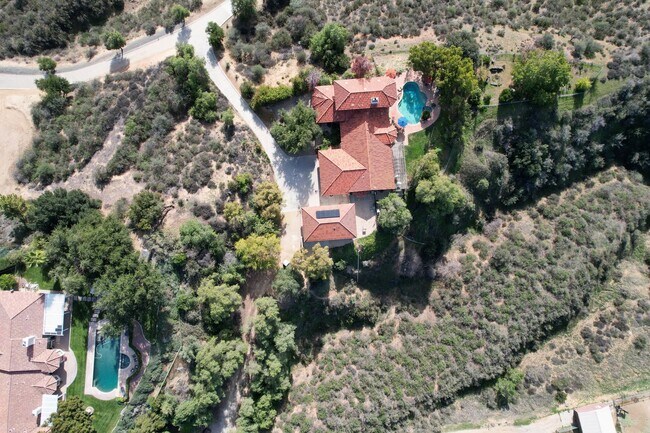 Building Photo - Brand-New Single-Story 2-Bedroom Guest House in Calimesa!