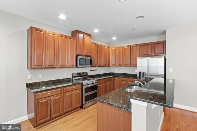 Building Photo - 10228 Nuthatch Dr