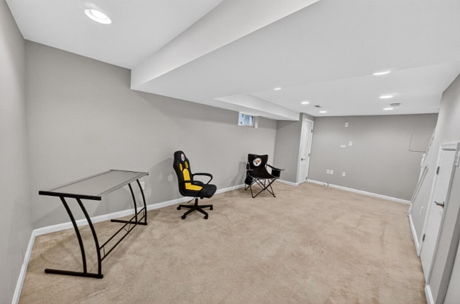 Building Photo - 5211 Jay St NE