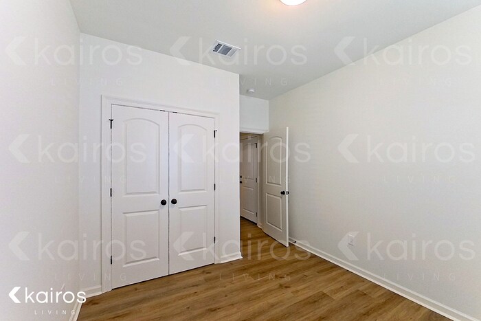 Building Photo - 100 Teddy Ln