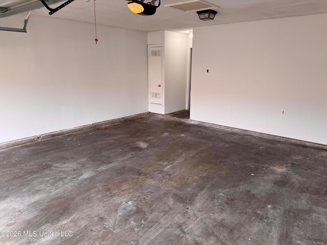 Building Photo - 5602 Kaitlyn Dr W