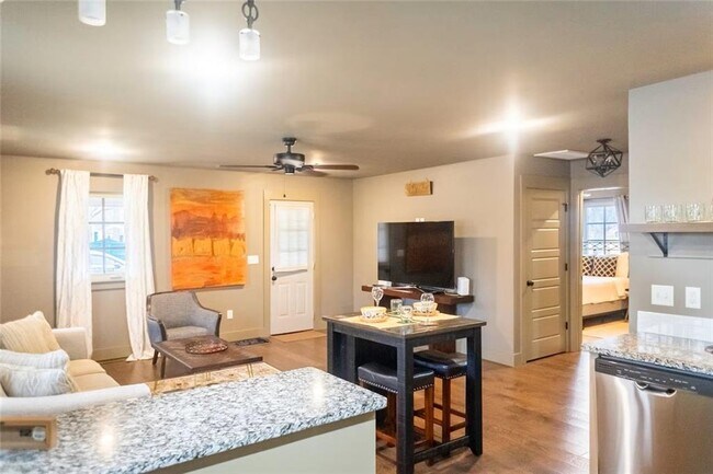 Building Photo - 301 NW F St