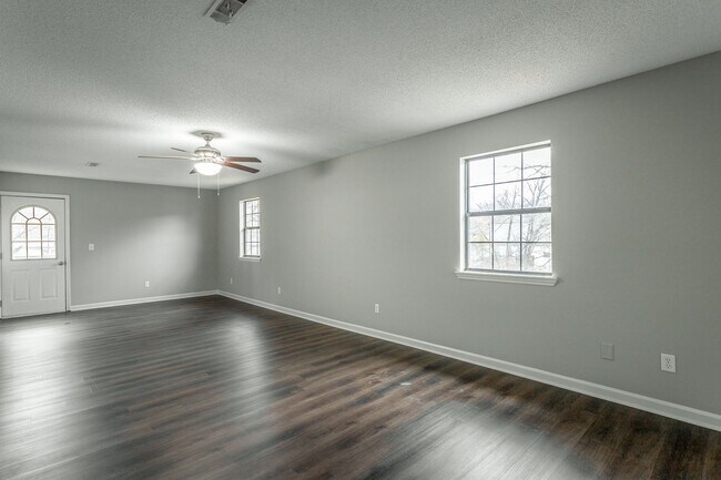Building Photo - 1109 McBrien Rd