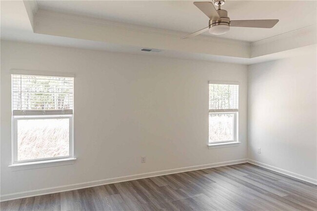 Building Photo - 3378 Skyland Dr